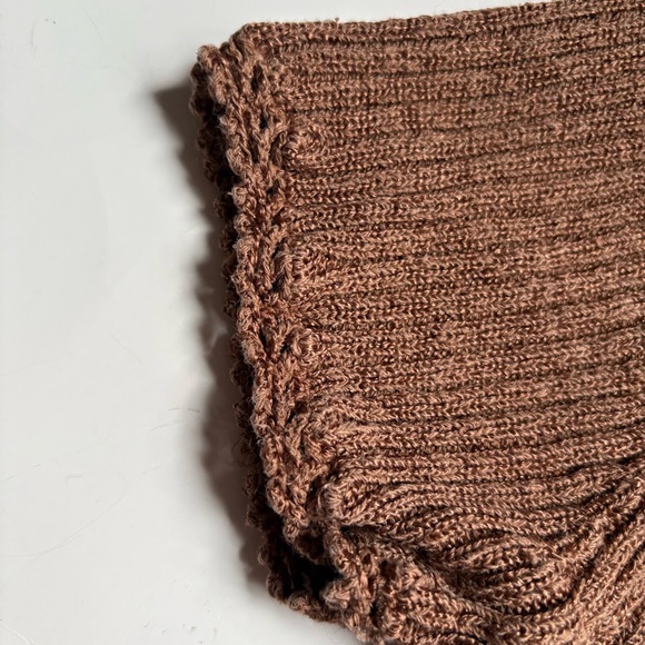 button-down blouse with details on the edges - Picture 9 of 14